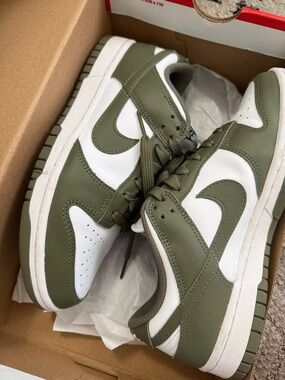 Nike women’s Dunk Low Sneakers - Olive Green & White sz. 7.5 - like new!